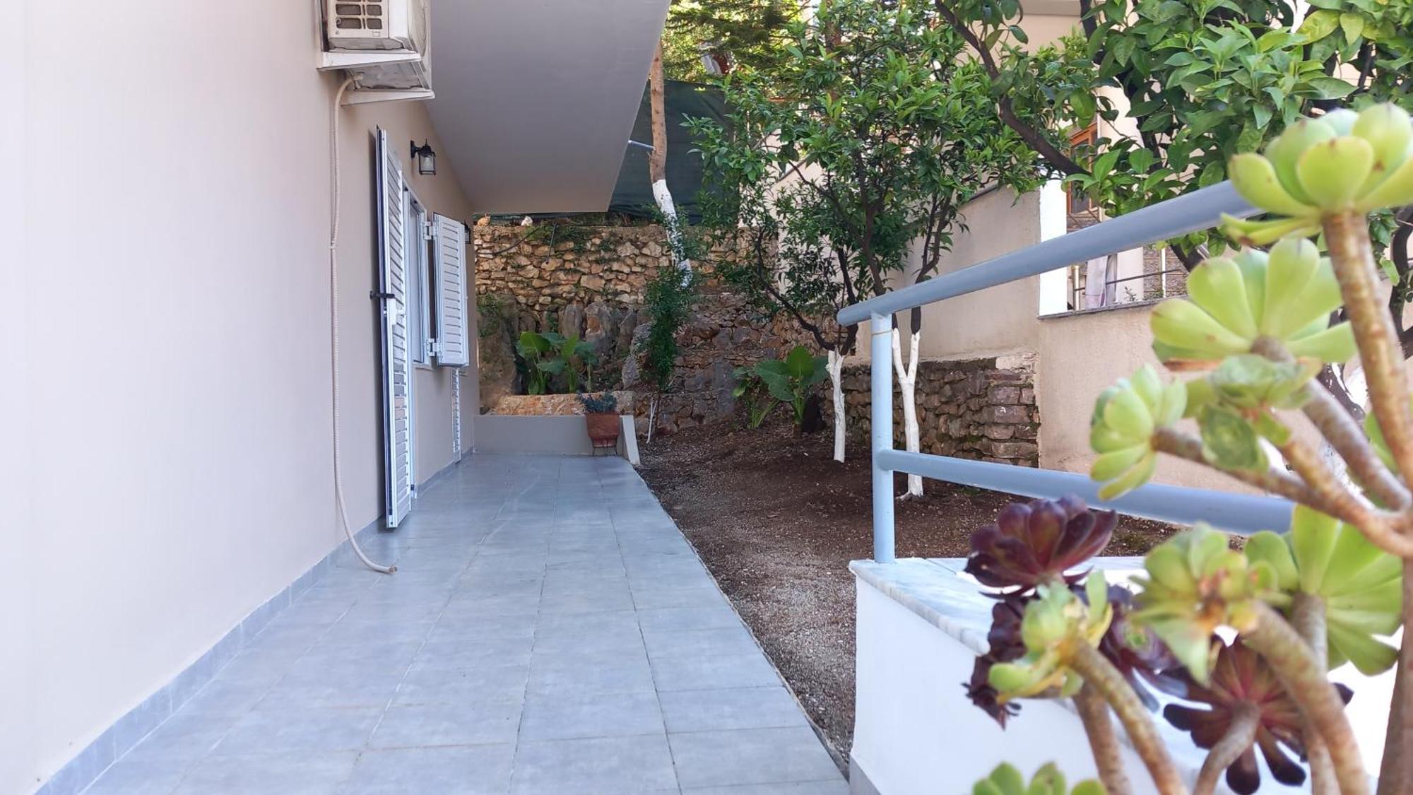 Thomas Apartments Sarandë Exteriör bild
